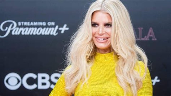 10 Reasons You Should be a Jessica Simpson Instagram Follower