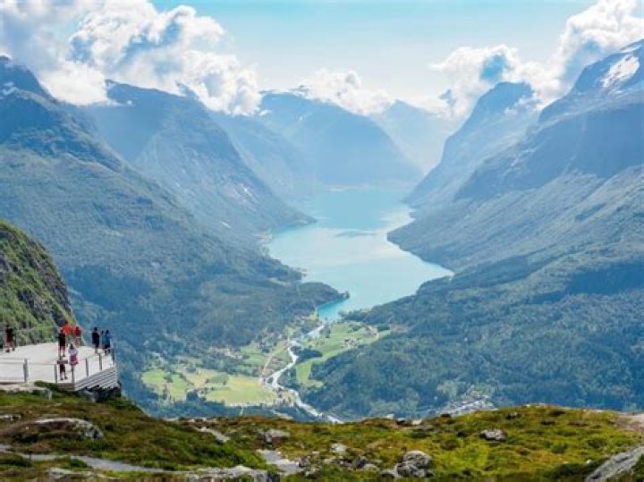 11 Serene Lakes in Norway to Visit