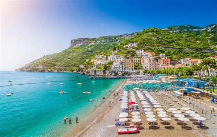 12 Best Beaches In & Near Naples, Italy