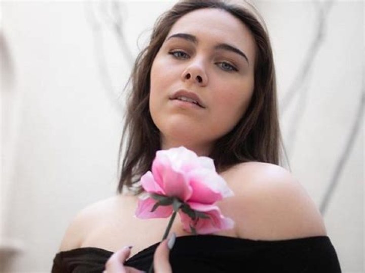 Complete Bio of Kouvr Annon, Details of Her Boyfriend Alex Warren, Net Worth, Hype House, and Age 19