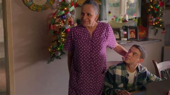 Does Abuelita die in On My Block season 4?