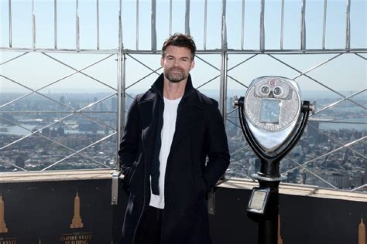 Does Daniel Gillies return as Mark in Virgin River season 4?