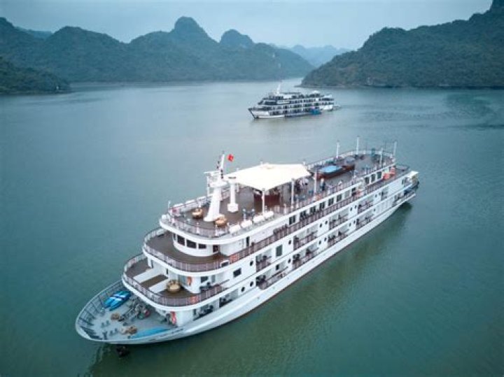 Hanoi Cruise: Best Cruises to Hanoi & Halong Bay