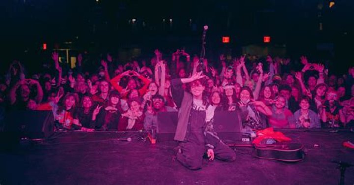 Is Cavetown Trans? His Pronouns, Gender, Net Worth