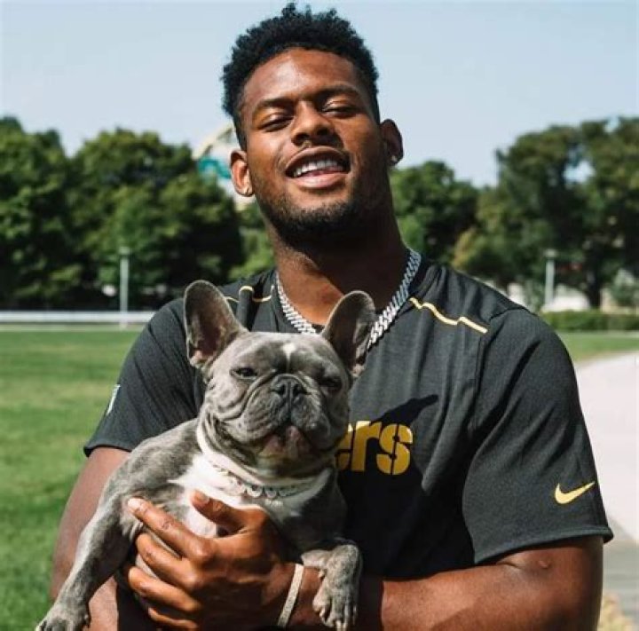 JuJu Smith-Schuster Pets - Celebrity Pets