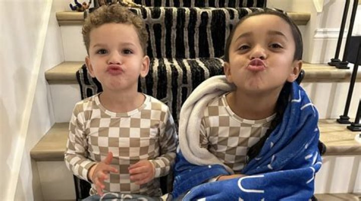 Kailyn Lowry Gives Birth To Fraternal Twins, Says She's Done Having Kids