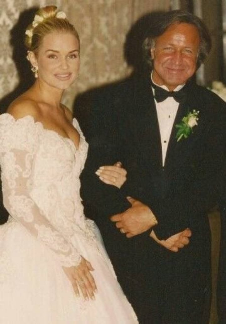 Know the Relationship Status of Famous American Business Tycoon, Mohamed Hadid and his Net Worth