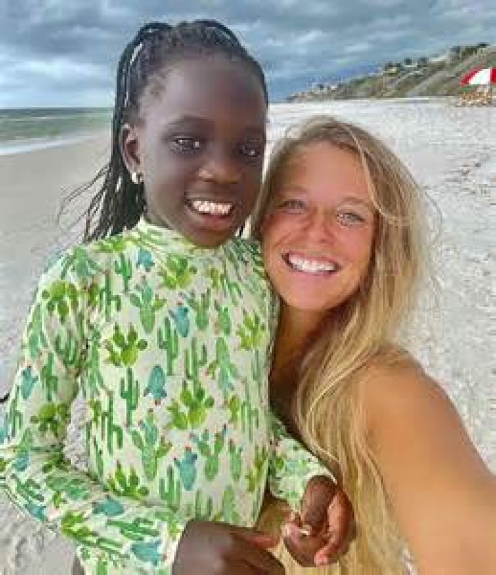 Lauren Akins Wiki, Age, Cancer, Tattoo, Kids, Height