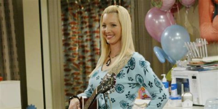 Lisa Kudrow Wants Friends to Come Back for a Full Season