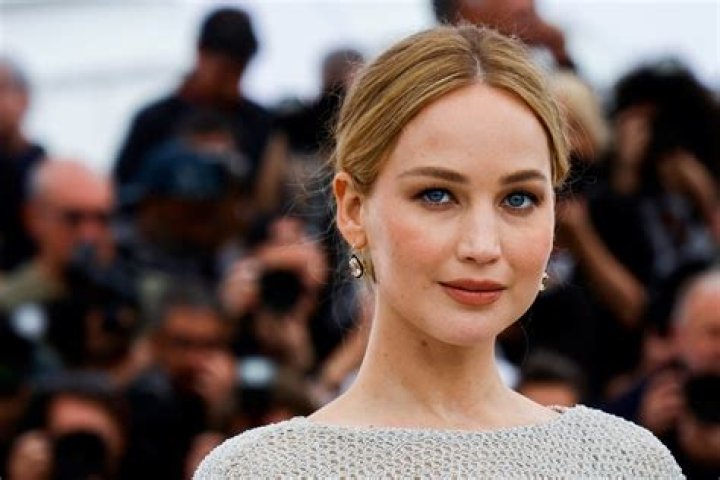 Magazine Issues an Apology to Jennifer Lawrence for False Report