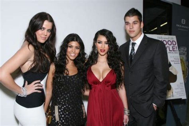 Rob Kardashian Doesn’t Want to Attend Sister Kim’s Wedding Because of Weight