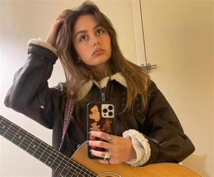 Singer Dixon Dallas Wikipedia And Age: Family And Net Worth