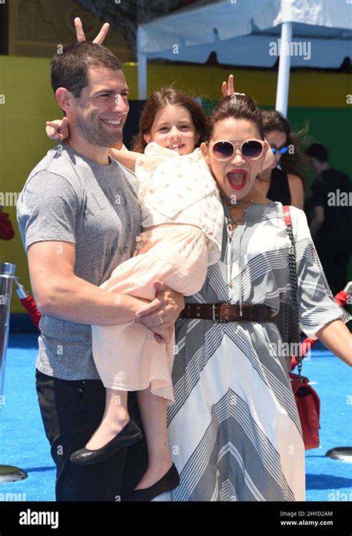 Tess Sanchez, Max Greenfield's Wife Wiki: Age, Birthday, Family, Net Worth