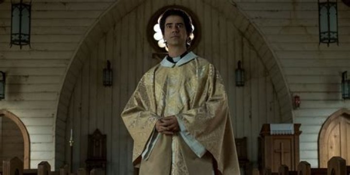 What happened to Monsignor Pruitt in Midnight Mass?