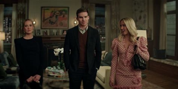 Who plays Tom Lockwood in You season 4? (Greg Kinnear age, height, roles, and more)